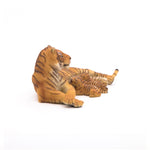 Figurine Tigresse couchée allaitant Papo en PVC, thème félins, Collection Animaux sauvages, jouet éducatif idéal pour enfants et collectionneurs